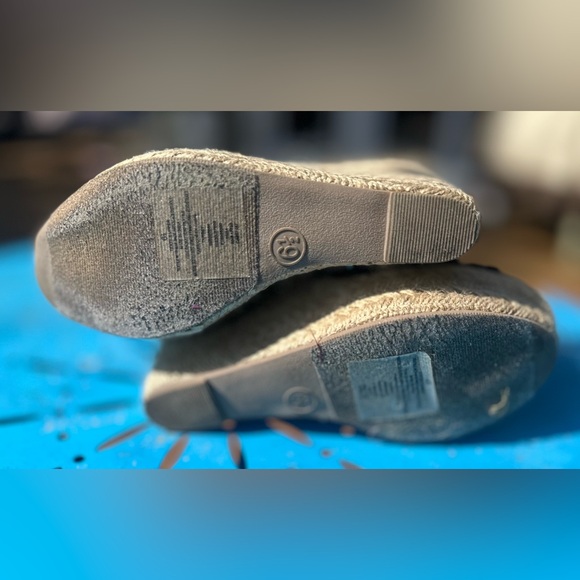 Wedge rope heeled espadrille-sandals. Never worn. - Picture 5 of 6